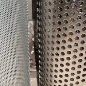 LƯỚI INOX ĐỤC LỖ